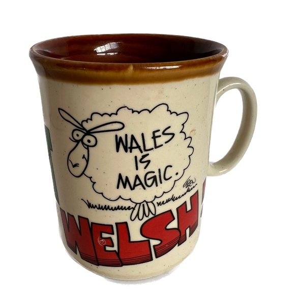 Mug CPM Wales is Magic Coffee Vintage Sheep I'm Welsh Stoneware Red Green - Picture 1 of 6